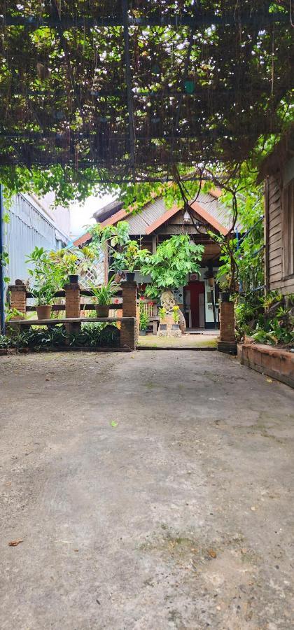 Cozy Nest Cnx Hostel Chiang Mai Buitenkant foto