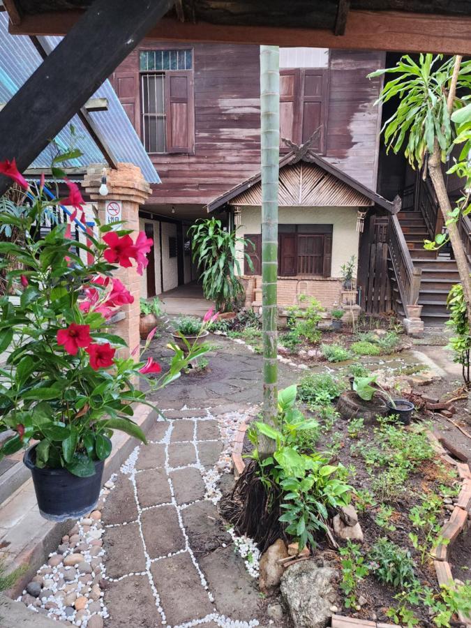 Cozy Nest Cnx Hostel Chiang Mai Buitenkant foto